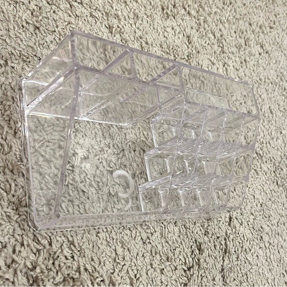 Set of Two Clear Acrylic Cosmetic Organizers - Picture 4 of 8